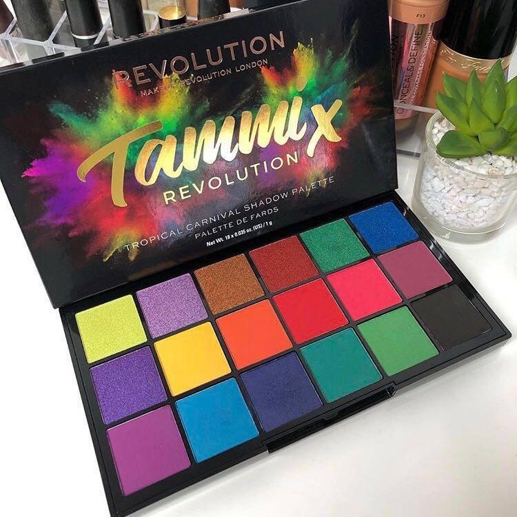 Paleta de farduri Revolution X Tammi Tropical Carnival Palette