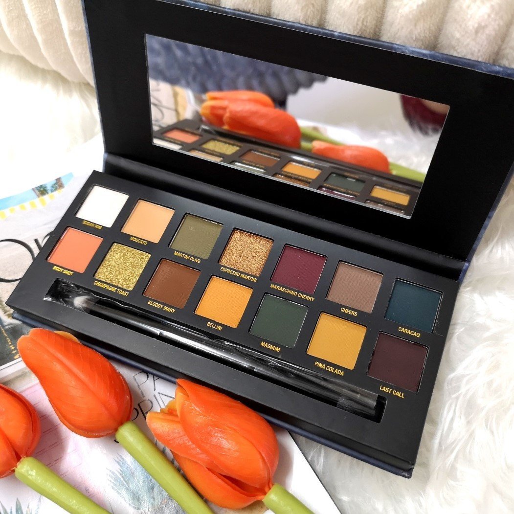 Paleta de farduri W7 On The Rocks Eyeshadow Palette