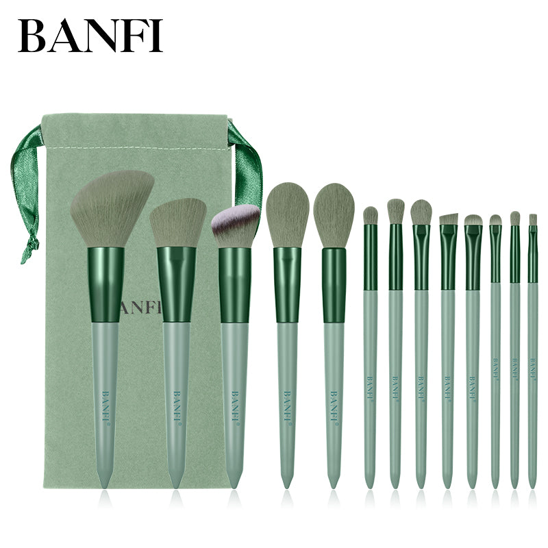 Set 13 pensule profesionale Banfi cu saculet de catifea ( verde )